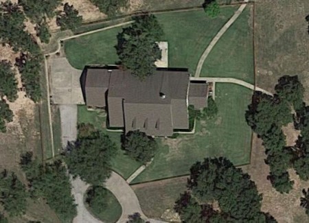 Betty Buckley's house is located in Weatherford, Texas